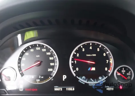 2015 BMW M5 из США, поврежденный, VIN WBSFV9C50FD594610